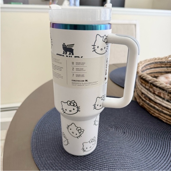 Stanley White Hello Kitty Tumbler with Straw - Picture 3 of 4